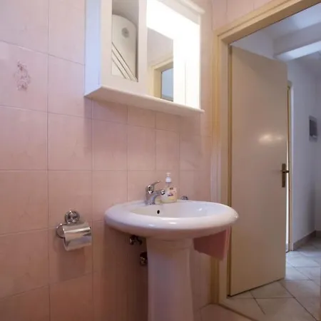 House In Labin With Terrace, Air Conditioning, W-lan, Washing Machine