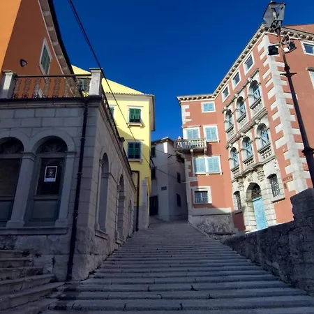 House In Labin With Terrace, Air Conditioning, W-lan, Washing Machine Holiday home