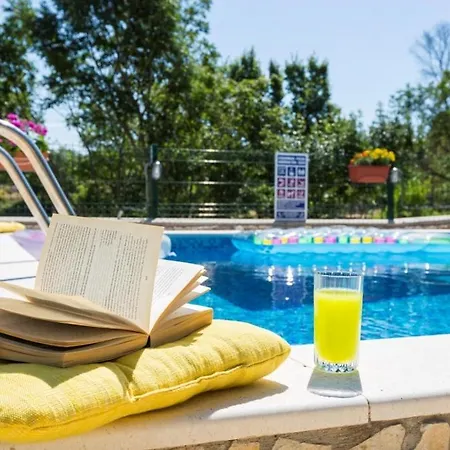House In With Terrace, Air Conditioning, W-lan, Washing Machine Сasa de vacaciones Labin (Istria)