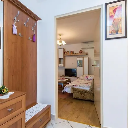 Сasa de vacaciones House In With Terrace, Air Conditioning, W-lan, Washing Machine Labin (Istria)