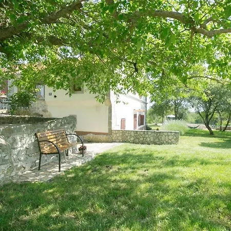 Сasa de vacaciones House In With Terrace, Air Conditioning, W-lan, Washing Machine Labin (Istria)