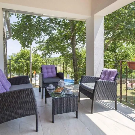 Сasa de vacaciones House In With Terrace, Air Conditioning, W-lan, Washing Machine Labin (Istria)