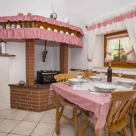 House In With Terrace, Air Conditioning, W-lan, Washing Machine Сasa de vacaciones Labin (Istria)