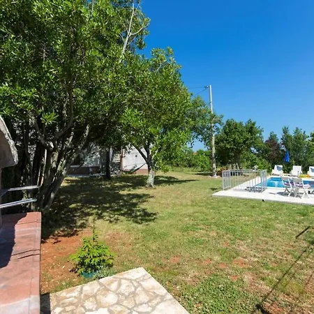 House In With Terrace, Air Conditioning, W-lan, Washing Machine Labin (Istria)